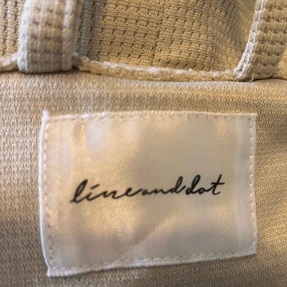 Line & Dot Beige Robe - Picture 3 of 6